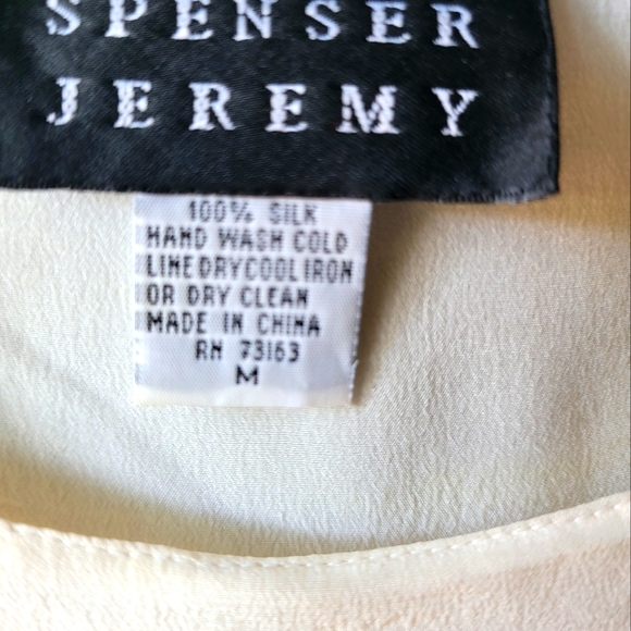 100% Silk Shell on cream by Spencer Jeremy - Picture 4 of 5